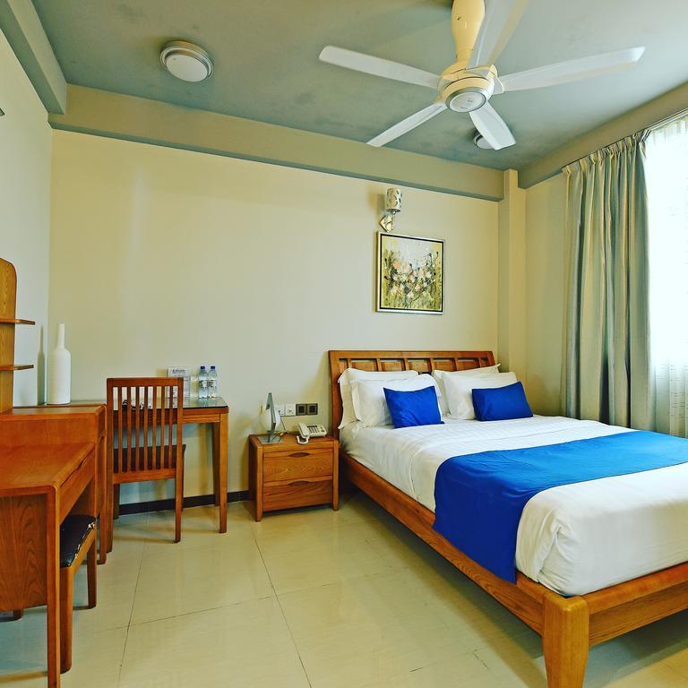 Airport Comfort Inn Premium Хулхумале Экстерьер фото