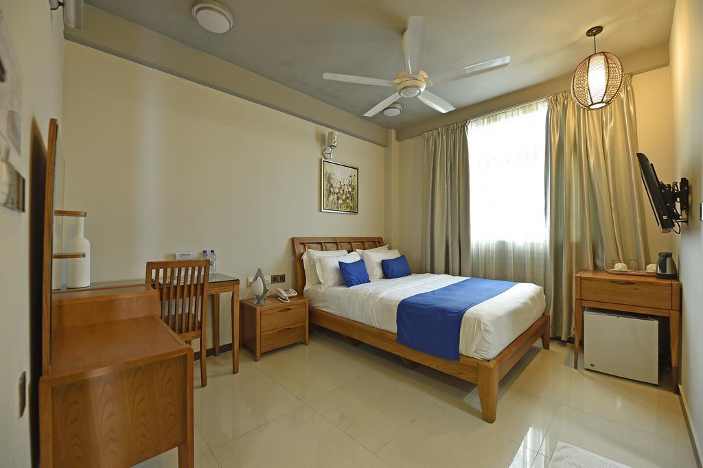 Airport Comfort Inn Premium Хулхумале Экстерьер фото