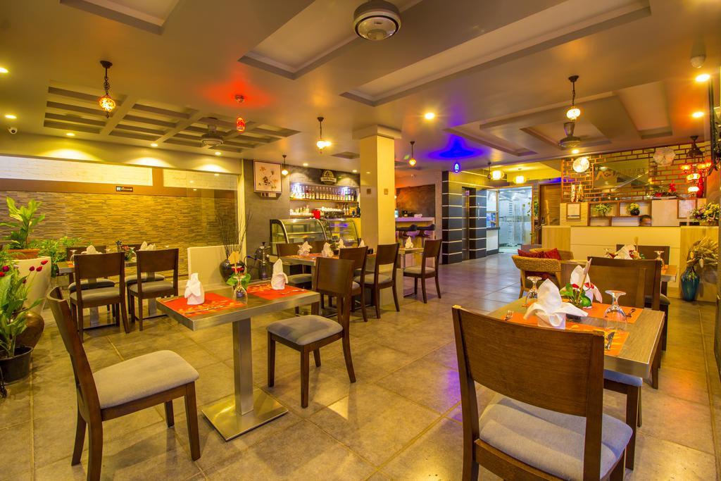 Airport Comfort Inn Premium Хулхумале Экстерьер фото